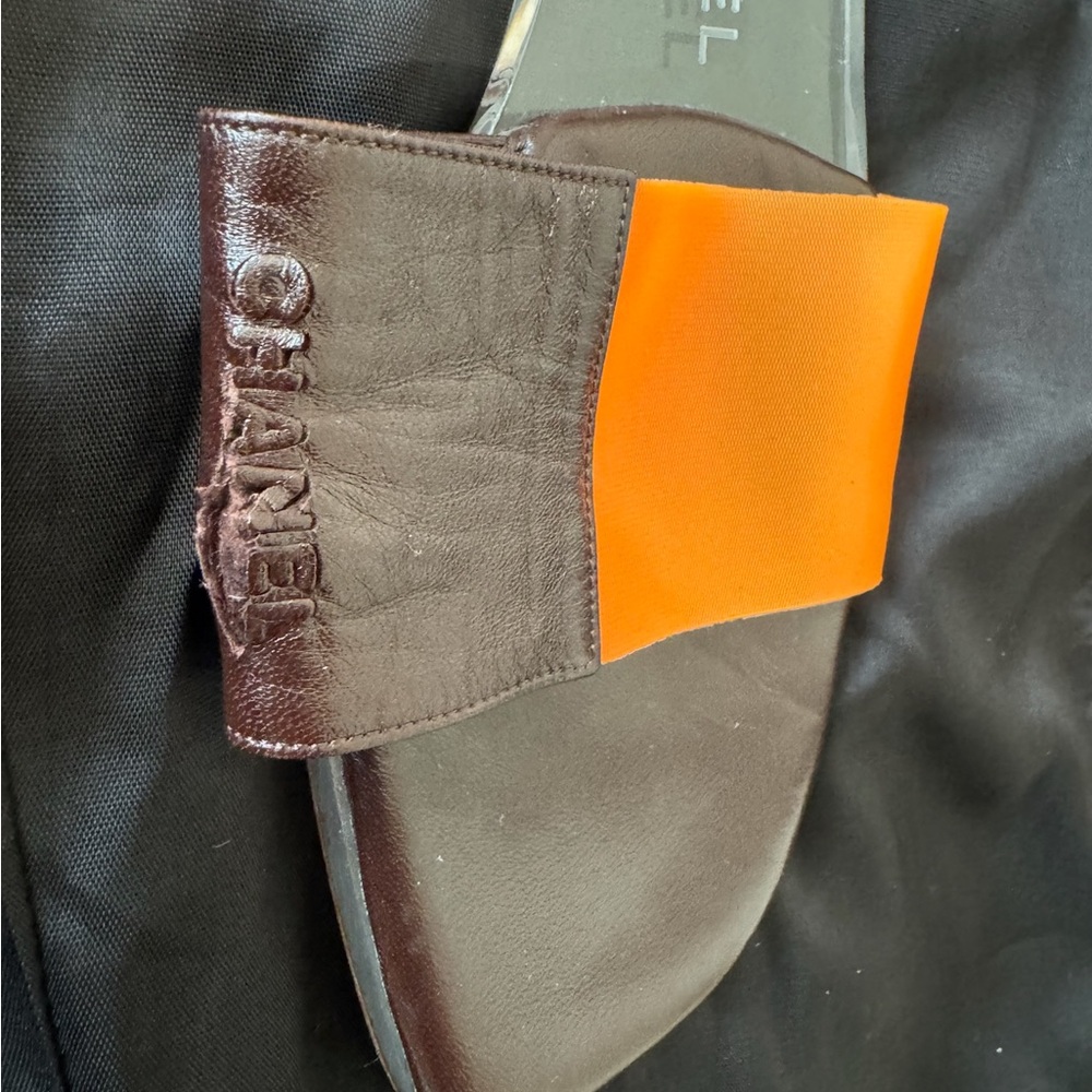 CHANEL Vintage Lucite and Leather Flats - Picture 2 of 4